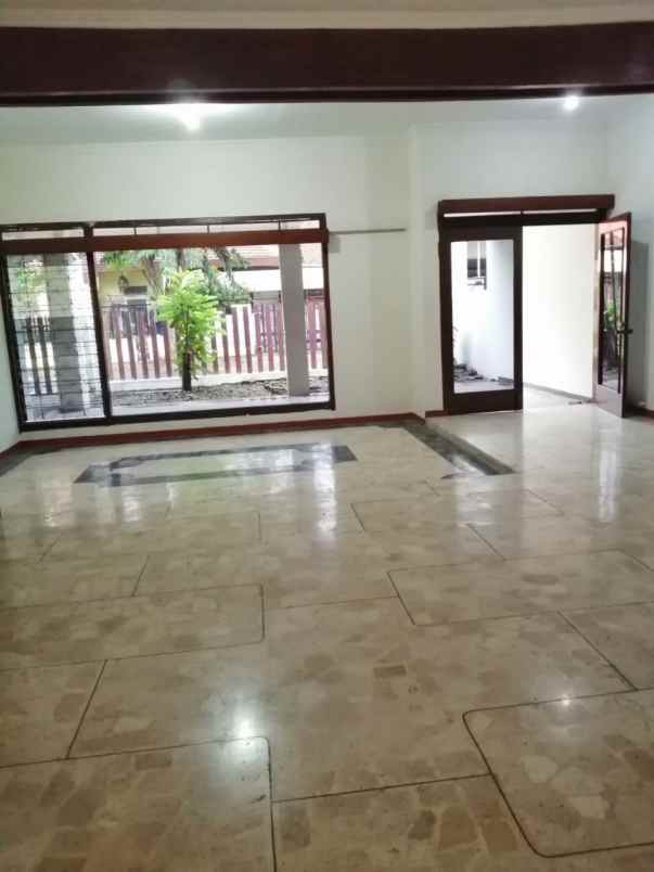 dijual rumah jemursari