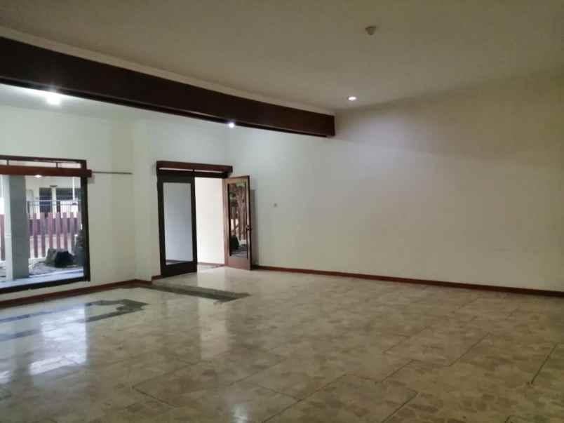 dijual rumah jemursari