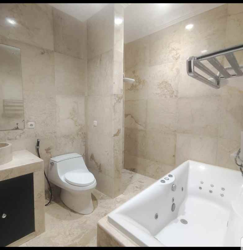 dijual rumah jl anda ciganjur jagakarsa