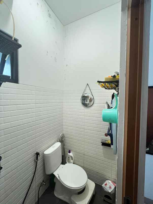 dijual rumah jl bakti abri pekapuran depok