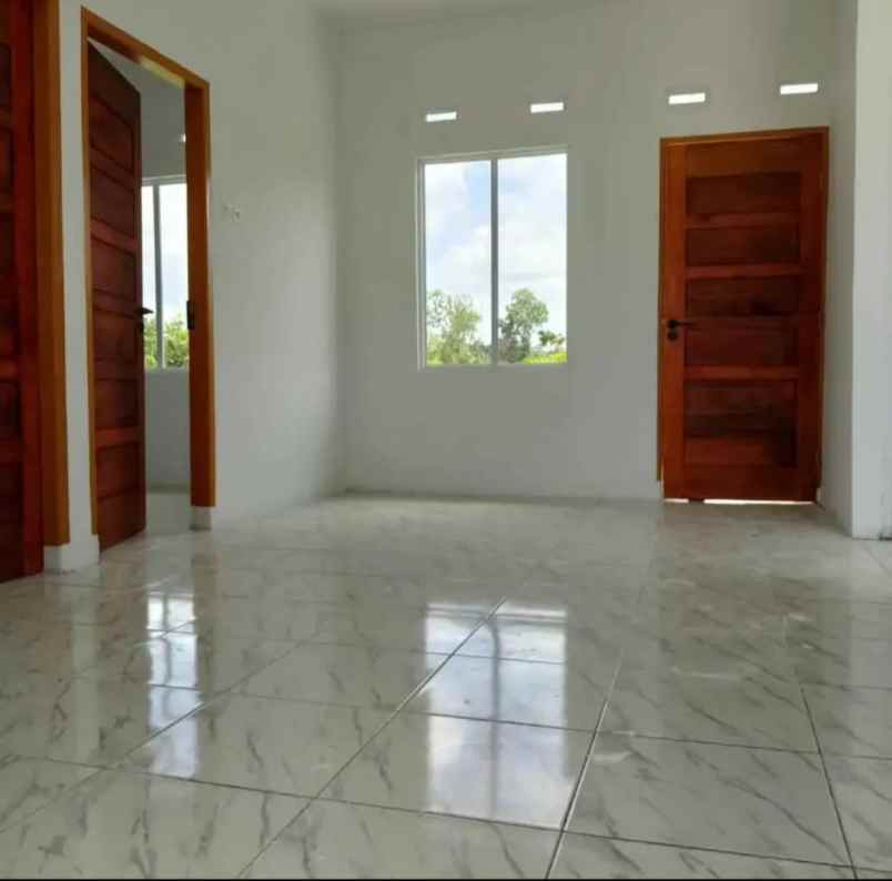 dijual rumah jl bupati