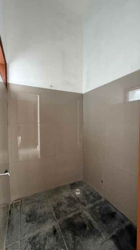 dijual rumah jl cijambe cinunuk cileunyi