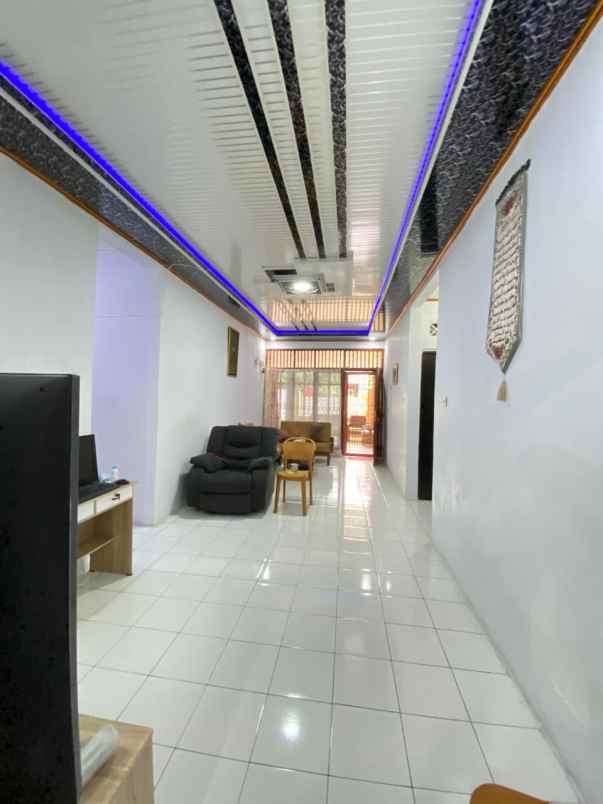 dijual rumah jl dakota perum tni au