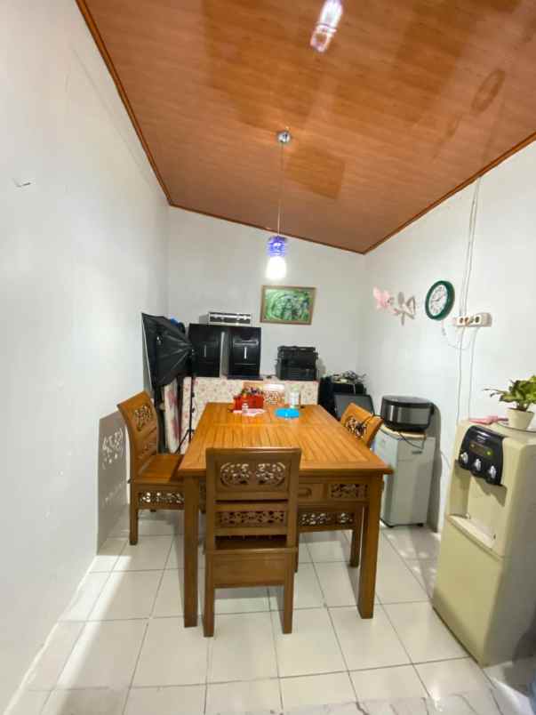 dijual rumah jl dakota perum tni au