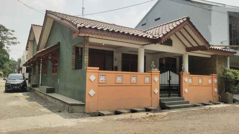 dijual rumah jl delta barat pekayon