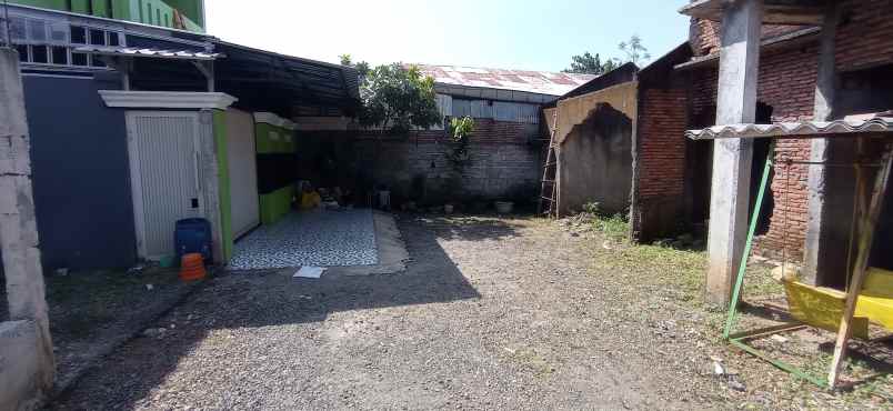 dijual rumah jl gedawang