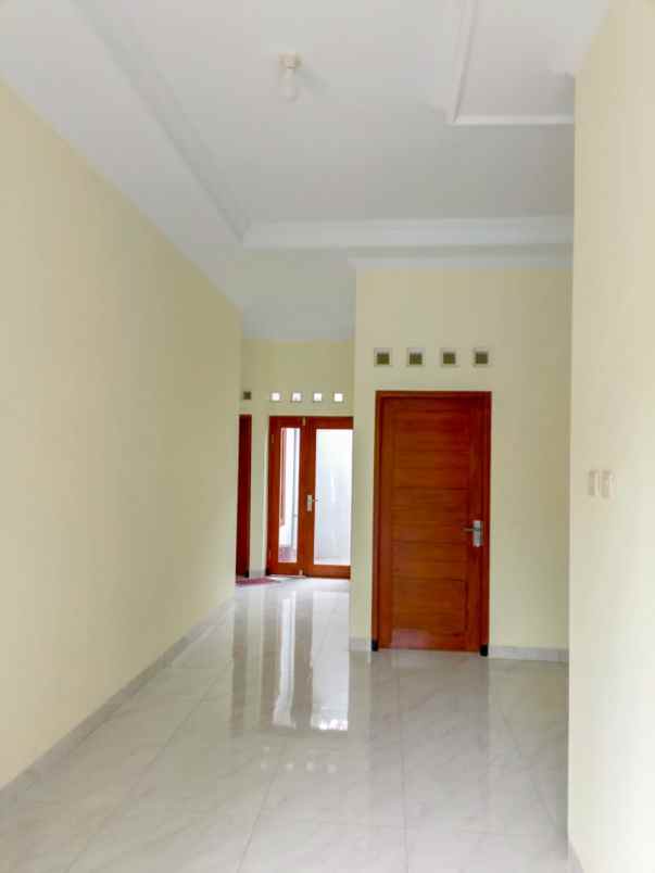 dijual rumah jl godean km 10