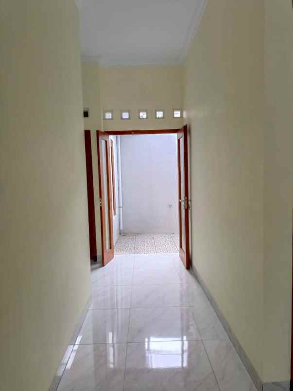 dijual rumah jl godean km 10