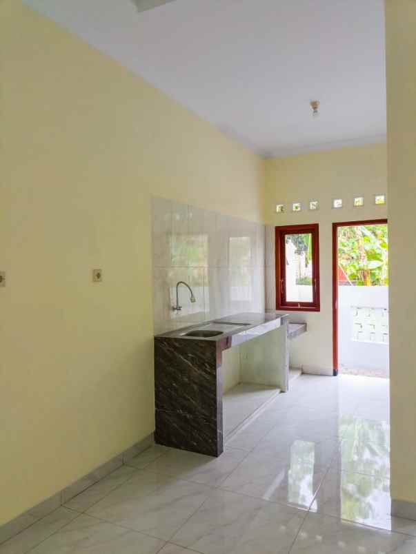 dijual rumah jl godean km 10