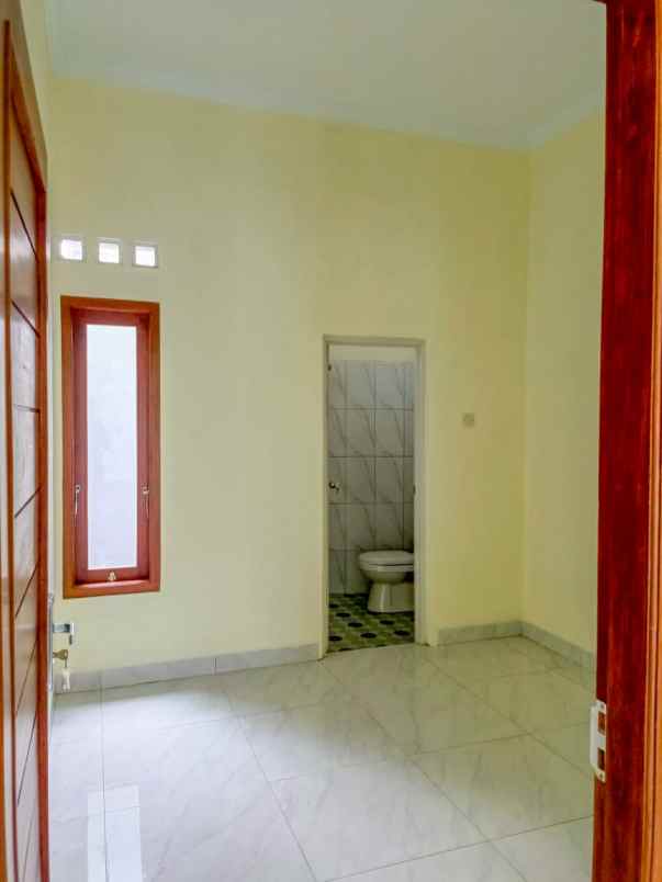 dijual rumah jl godean km 10