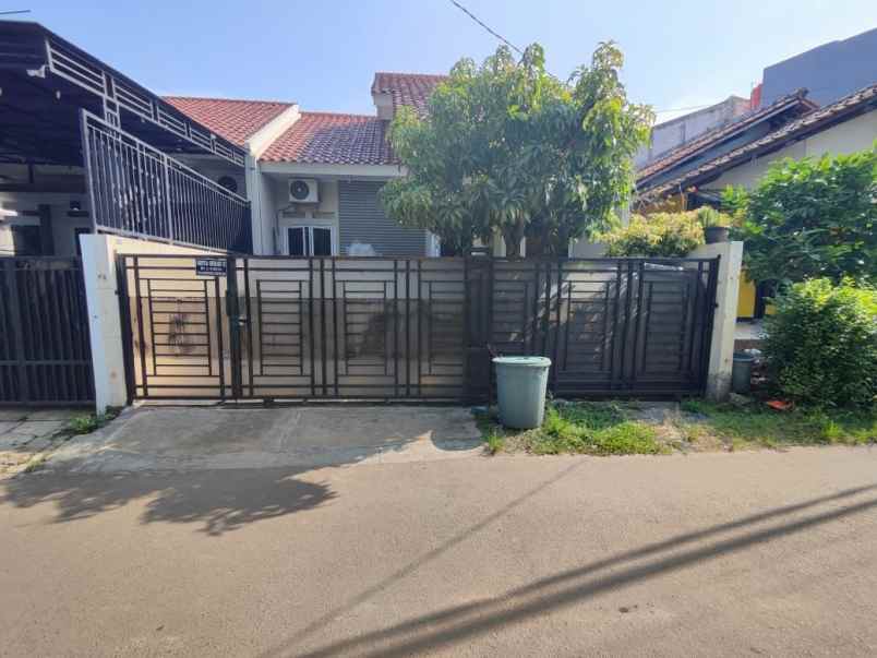 dijual rumah jl h atim emat kalibaru