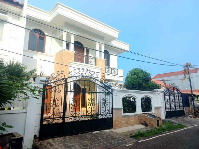 dijual rumah jl hibrida raya pondok