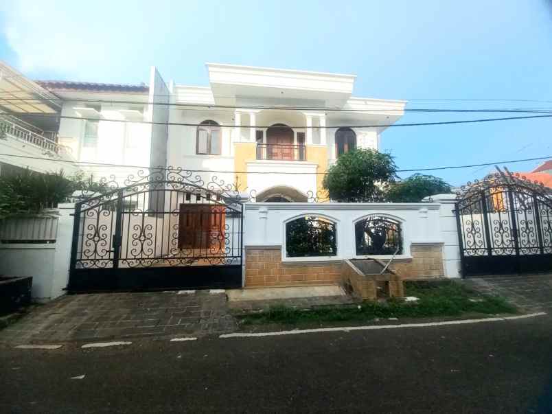 dijual rumah jl hibrida raya pondok