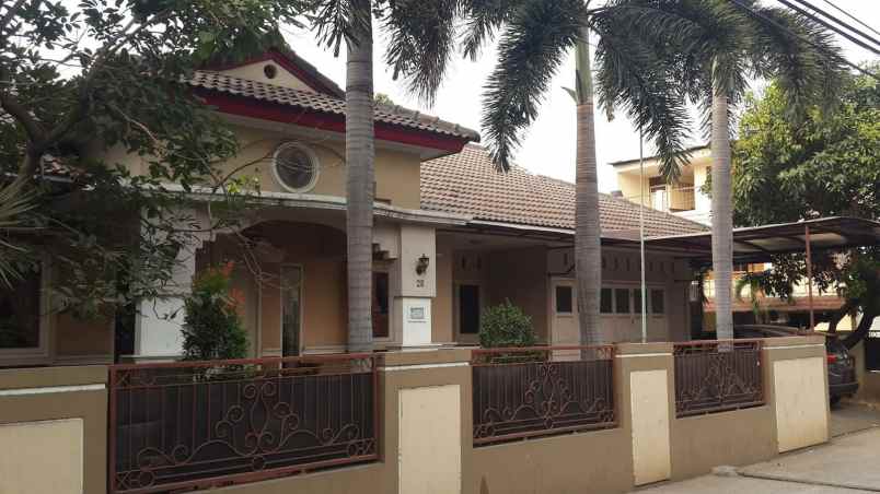 dijual rumah jl inspeksi tarum barat