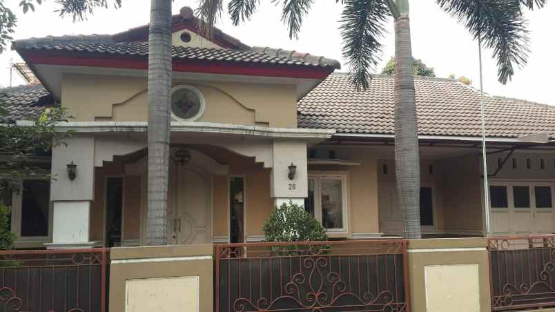 dijual rumah jl inspeksi tarum barat