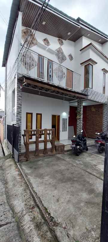 dijual rumah jl kalisari ii pasarrebo