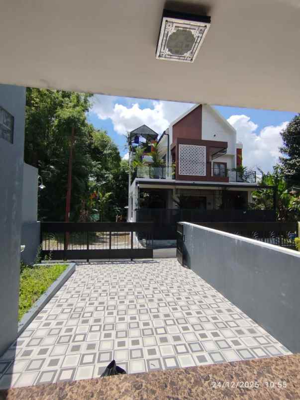 dijual rumah jl kaliurang km 12 5