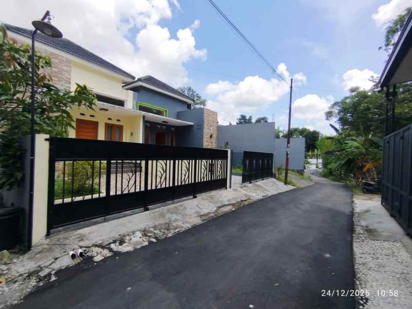dijual rumah jl kaliurang km 12 5