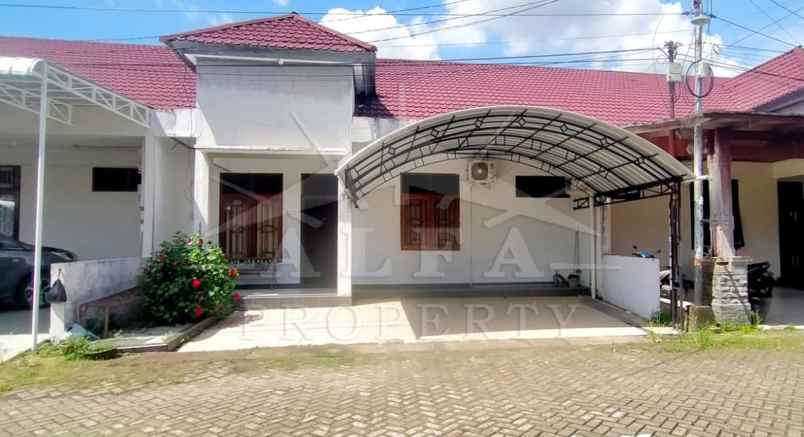 dijual rumah jl karya baru komp pondok