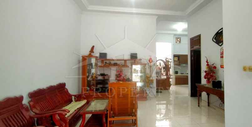 dijual rumah jl karya baru komp pondok