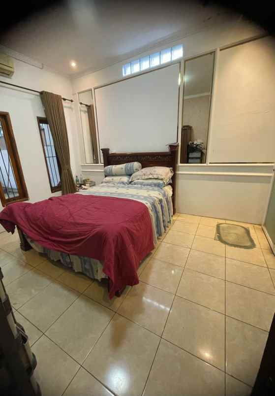 dijual rumah jl kembar srimahi