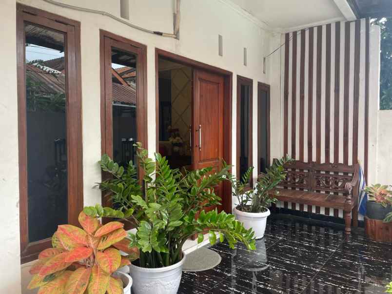 dijual rumah jl kembar srimahi