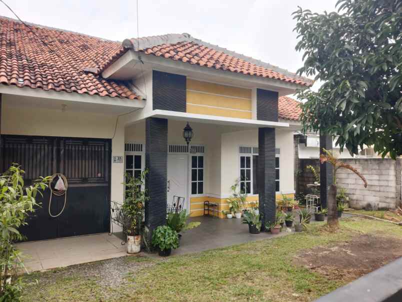 dijual rumah jl kiray 2 no 25 kel