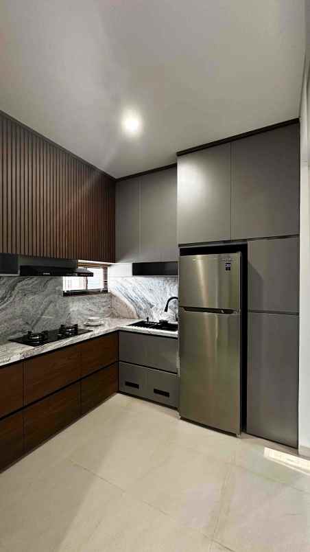 dijual rumah jl kunir no 168 01 rw 05