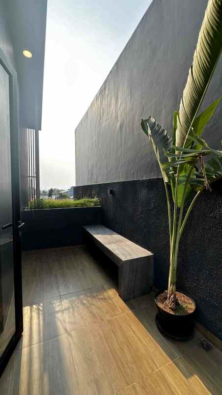 dijual rumah jl kunir no 168 01 rw 05