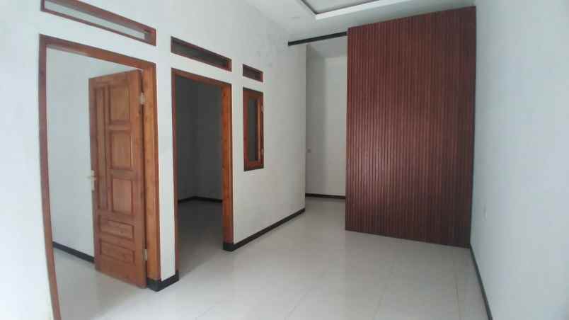 dijual rumah jl letda lukito jatiroke