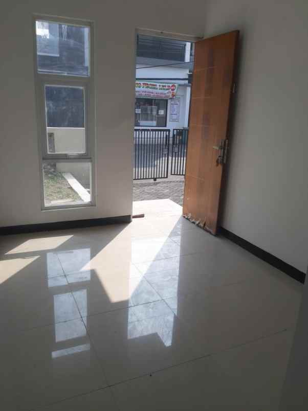 dijual rumah jl melati raya ujungberung