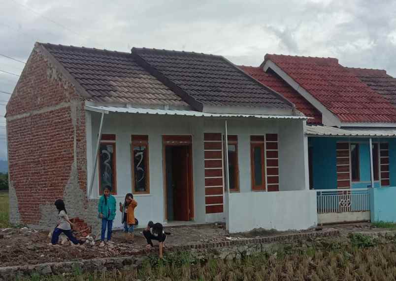 dijual rumah jl mengger panjang kec