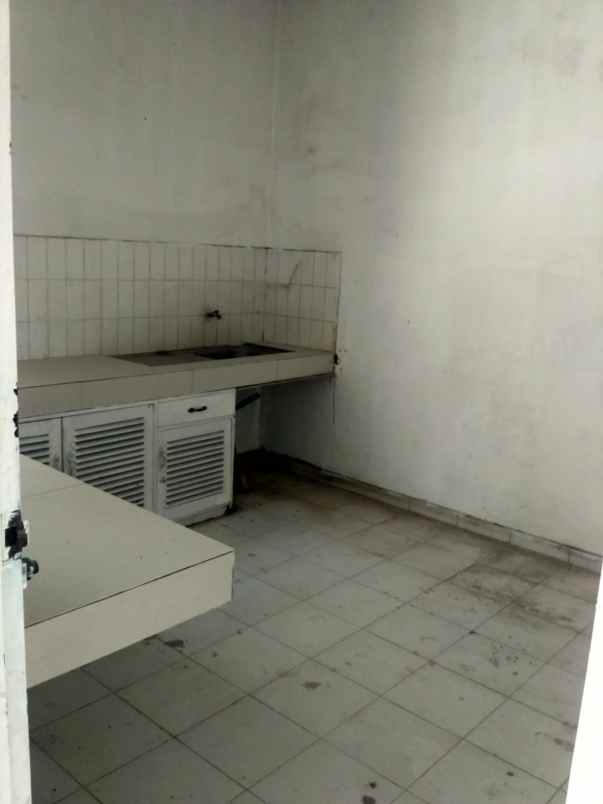 dijual rumah jl merpati ngringin