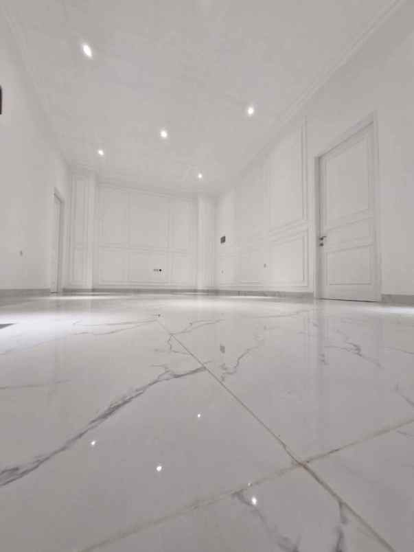 dijual rumah jl meruya selatan joglo