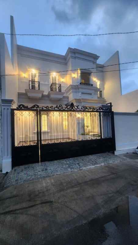 dijual rumah jl meruya selatan joglo