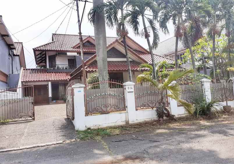 dijual rumah jl mh thamrin cikokol kota