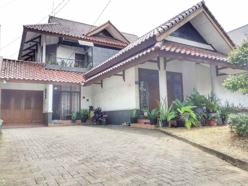 dijual rumah jl mh thamrin cikokol kota