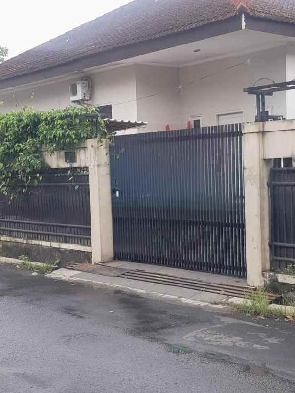 dijual rumah jl muara