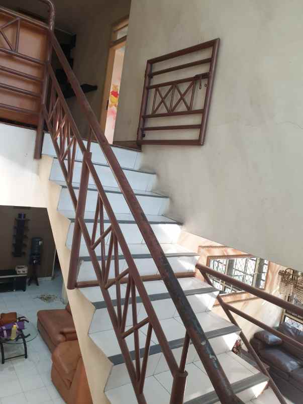 dijual rumah jl oswegia 6 no 3 blok e