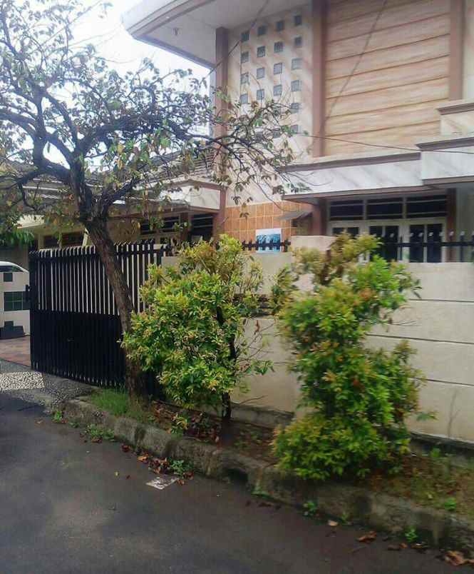 dijual rumah jl oswegia 6 no 3 blok e