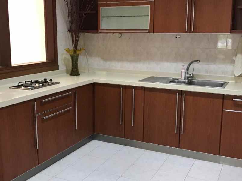 dijual rumah jl pancoran jakarta selatan