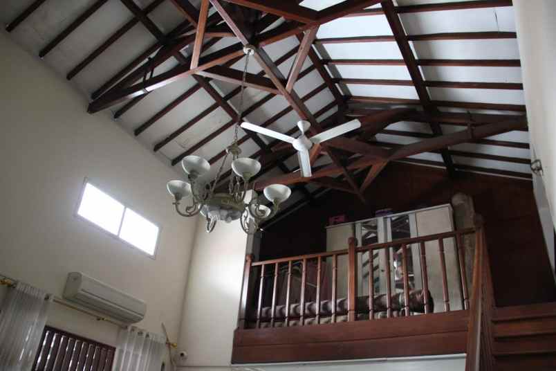 dijual rumah jl permata hijau grogol