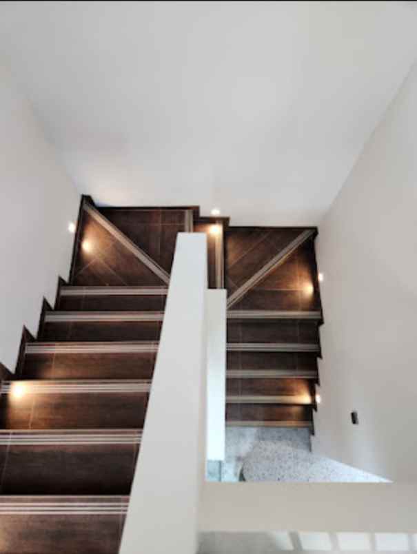 dijual rumah jl pondok betung raya