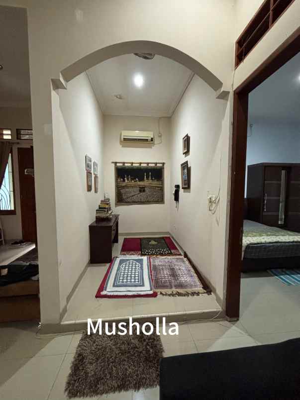 dijual rumah jl pramuka cimandala