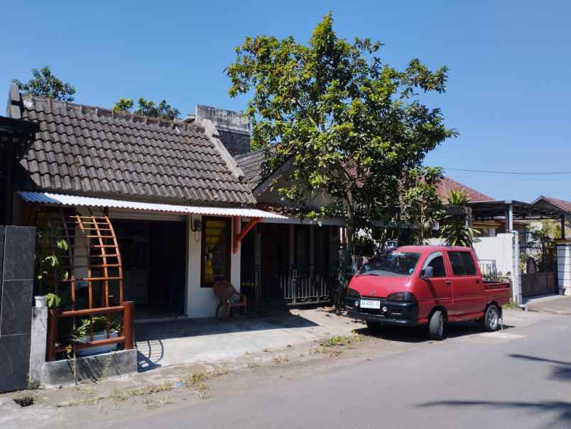 dijual rumah jl purbaya gabahan