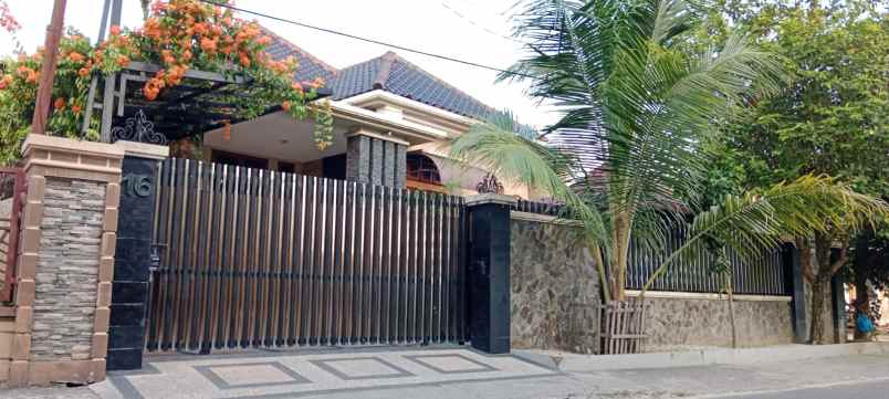 dijual rumah jl rambutan