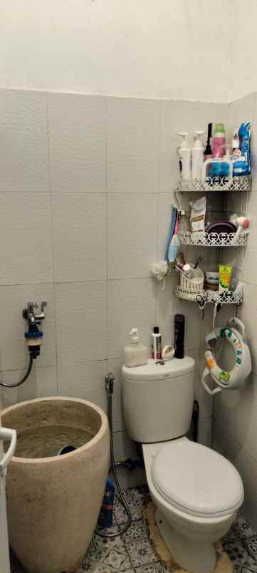 dijual rumah jl raya bojongsari