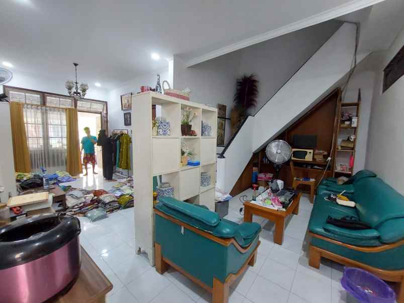 dijual rumah jl raya tajem maguwoharjo