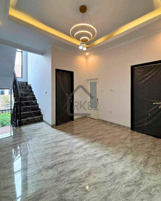 dijual rumah jl sadar jagakarsa