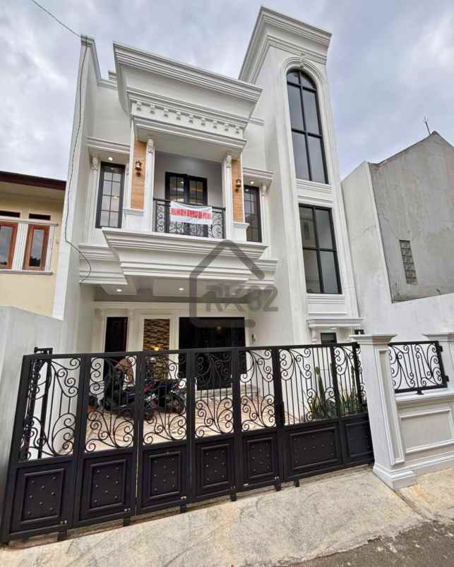dijual rumah jl sadar jagakarsa